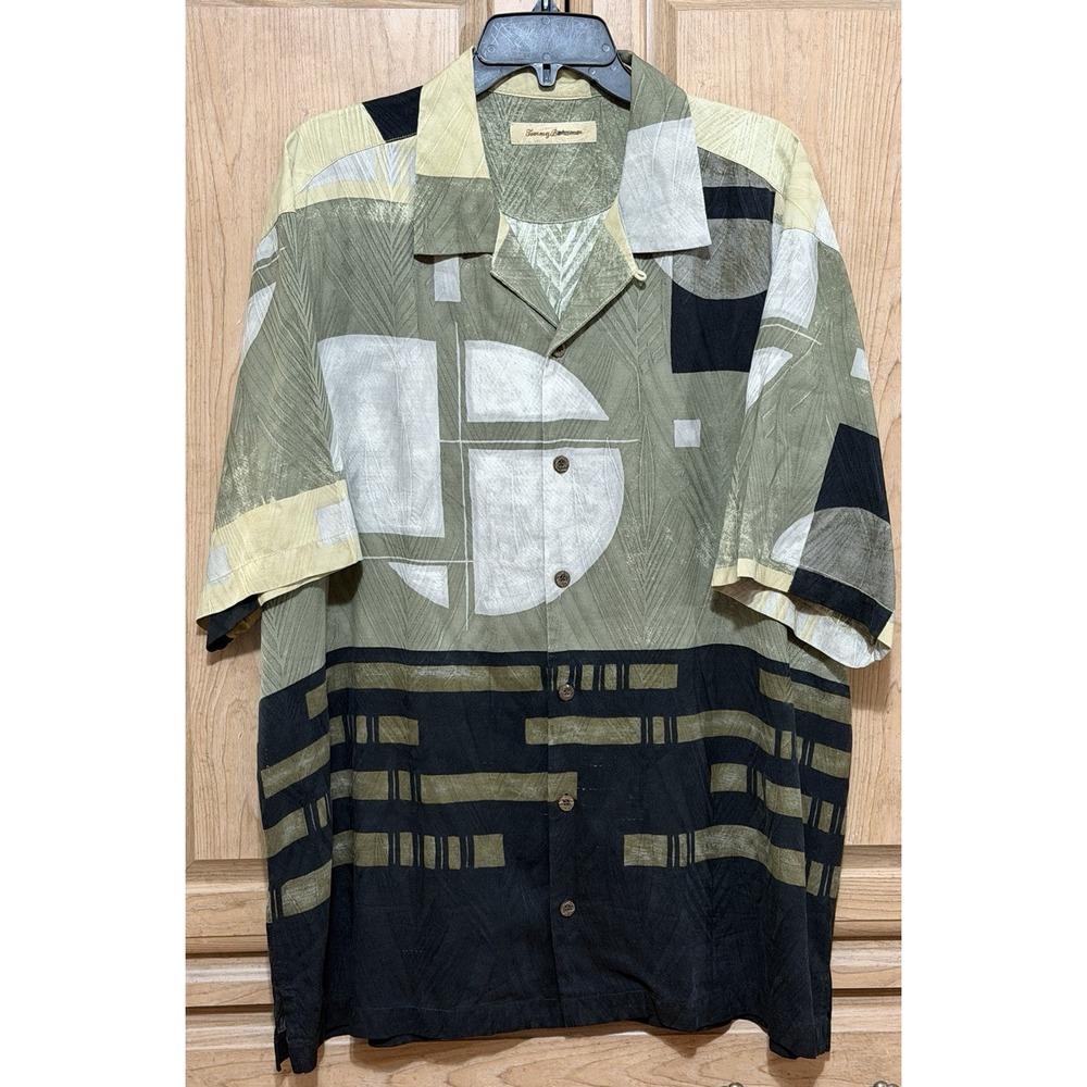 Tommy Bahama 100% Silk Camp Shirt Men's XL Green Abstract Distressed Print Art